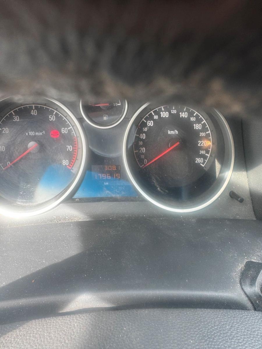 Opel Astra 2009 — photo 6