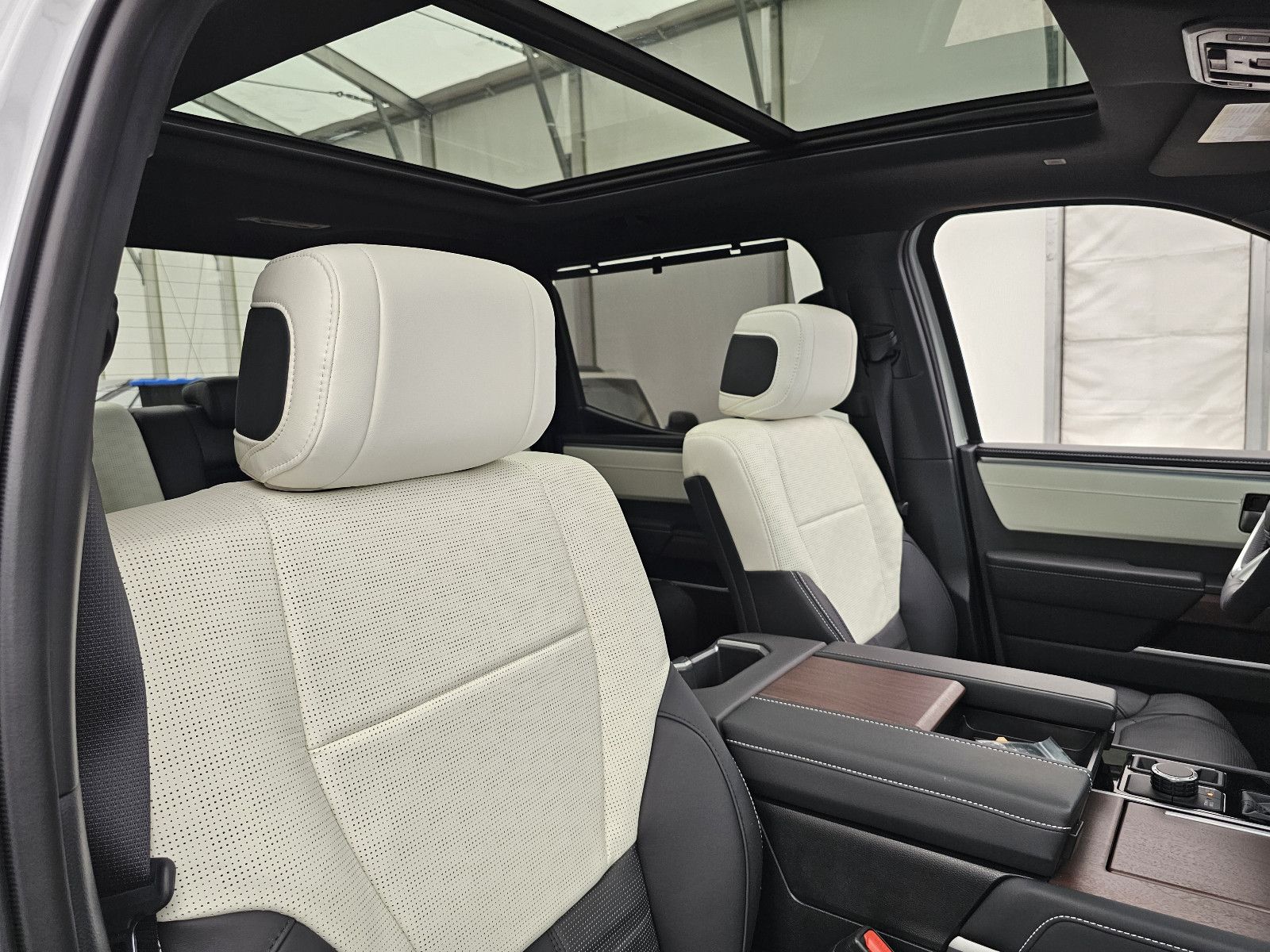Fahrzeugabbildung Toyota Tundra Capestone T1: 74.000 EURO ! Stock !!!!!!!