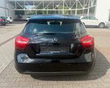 Mercedes-Benz A 180 BlueEfficiency Automatik DRIVESEL/NAVI/KAM - Mercedes-Benz A 180: Limousine