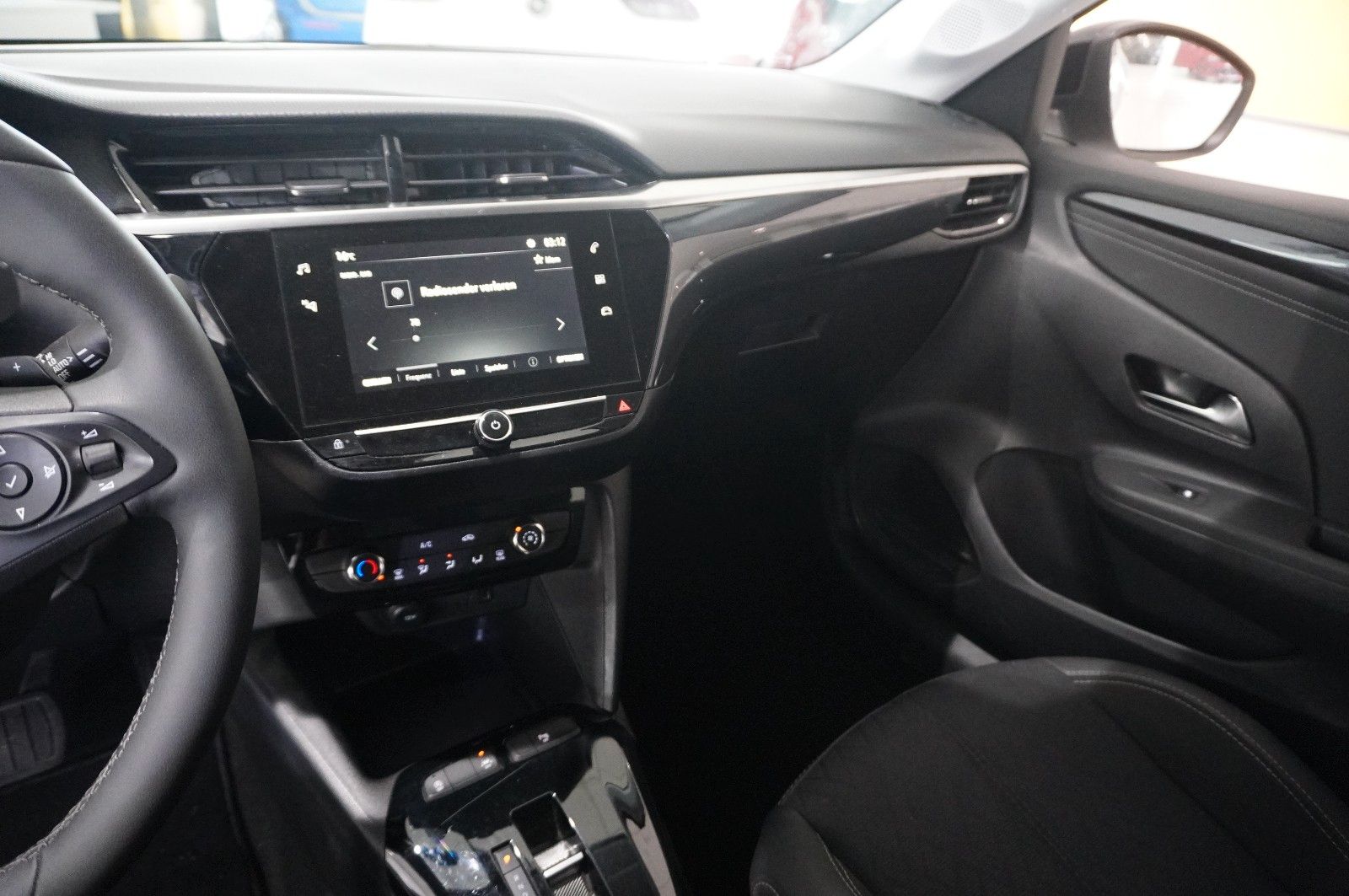 Fahrzeugabbildung Opel Corsa F 1.2T ELEGANCE NAVI/LED/KAMERA/SPORT/DAB+