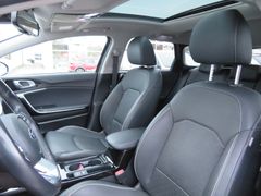 KIA cee'd Sportswagon 1.6 PHEV Platinum Edition LED KIA cee'd Sportswagon 1.6 PHEV Platinum Edition LED
