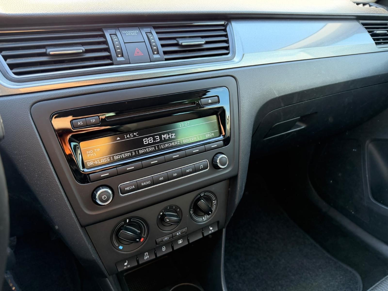 Skoda Rapid 2014 — фото 13