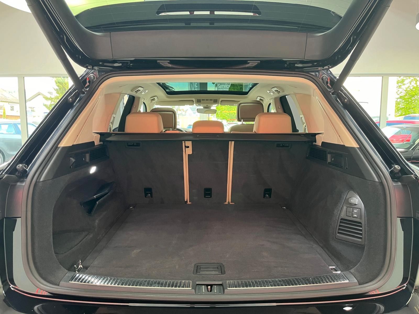 Fahrzeugabbildung Volkswagen Touareg 3.0 V6 TDI Atmosphere 4Motion*Luft*Pano*