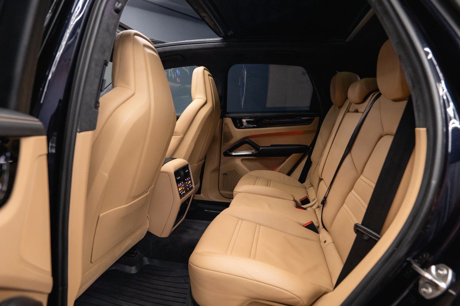 Fahrzeugabbildung Porsche Cayenne Turbo V8 Sport Chrono TECHART *ACC*PANO*