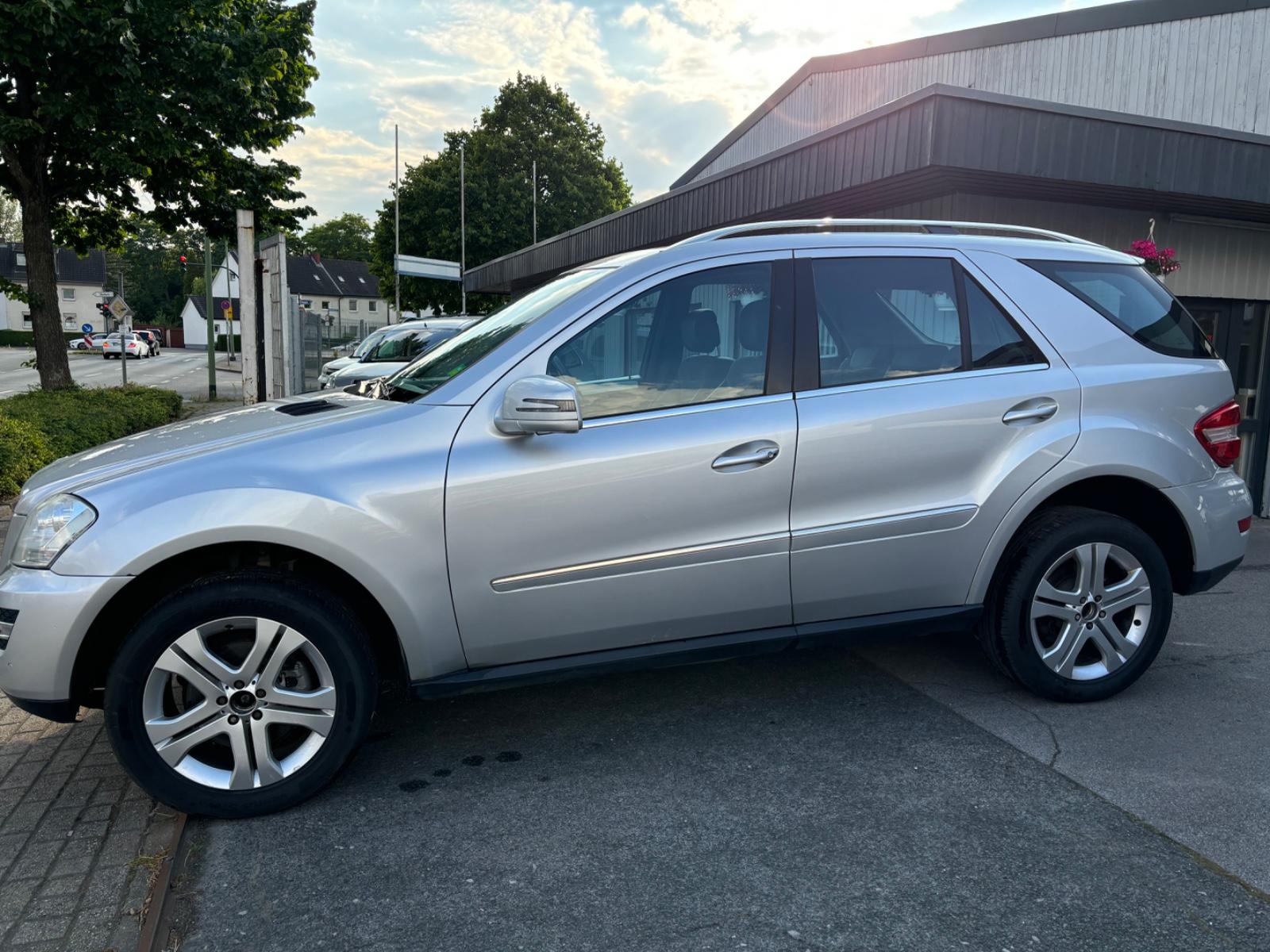 Mercedes-Benz ML 350 CDI 4Matic/Voll/Schiebedach