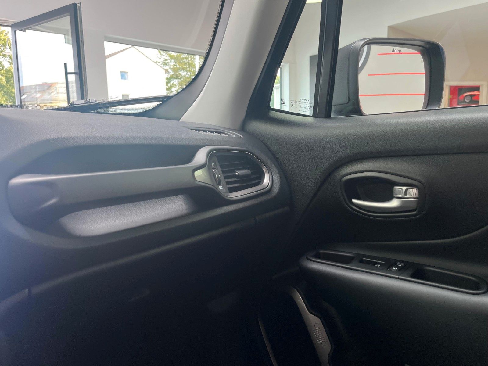 Fahrzeugabbildung Jeep Renegade 1.5 Mild-Hybrid FWD Summit*Pano*Leder