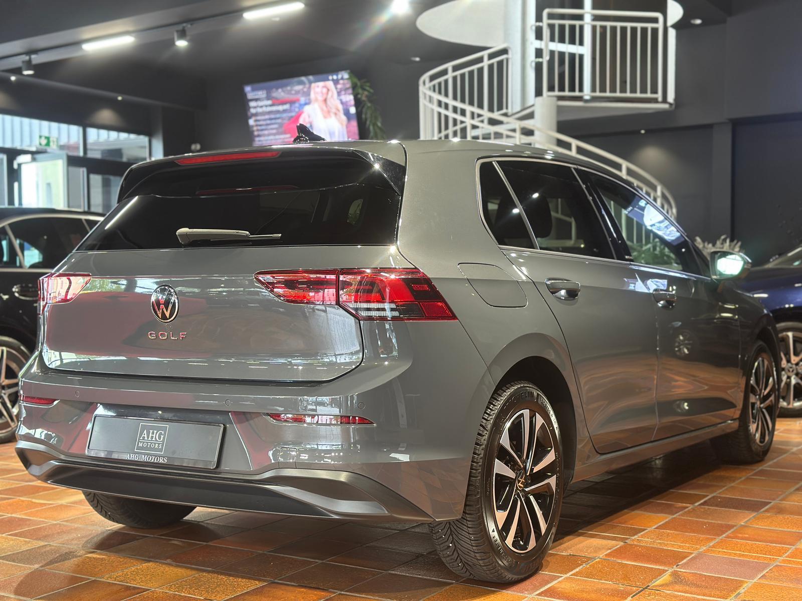 Volkswagen Golf 8 1.5TSI UNITED ACC AHK NAV 3Z-KLIMA AMBIEN, миниатюра 9