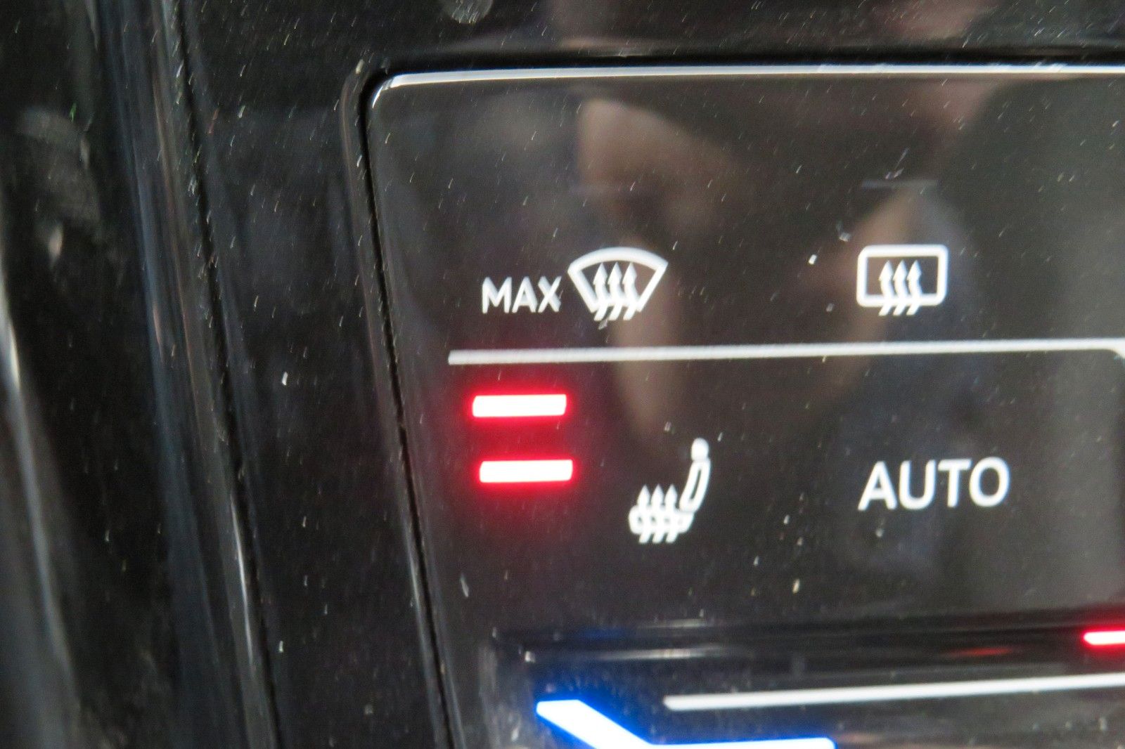 Fahrzeugabbildung Volkswagen T-CROSS DSG GOAL AHK PDC NAVI ASSISTENT-PA. 1.HD