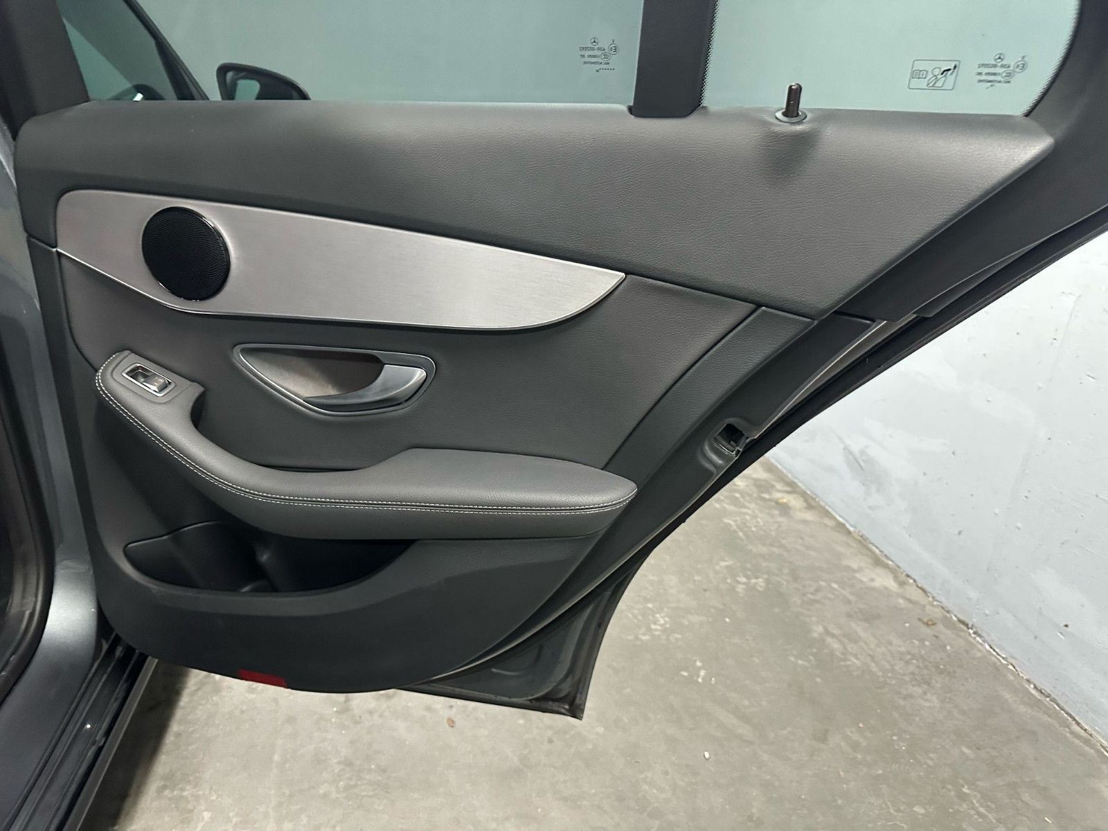 Fahrzeugabbildung Mercedes-Benz C 200  d Avantgarde*NIGHT*KAMERA*SPURH*TEMPO*NAV