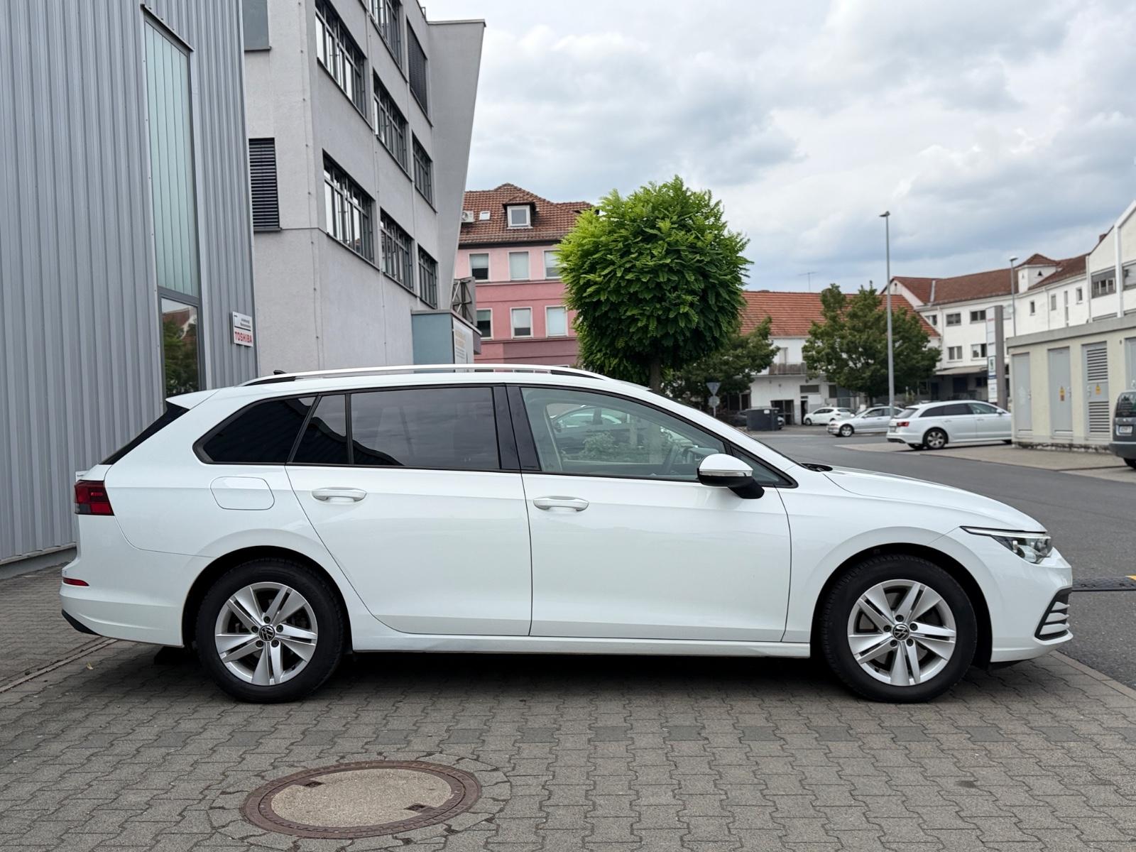 Volkswagen Golf VIII 8 Var. Life ACC Spur Pano Digi-Co Spur, миниатюра 8