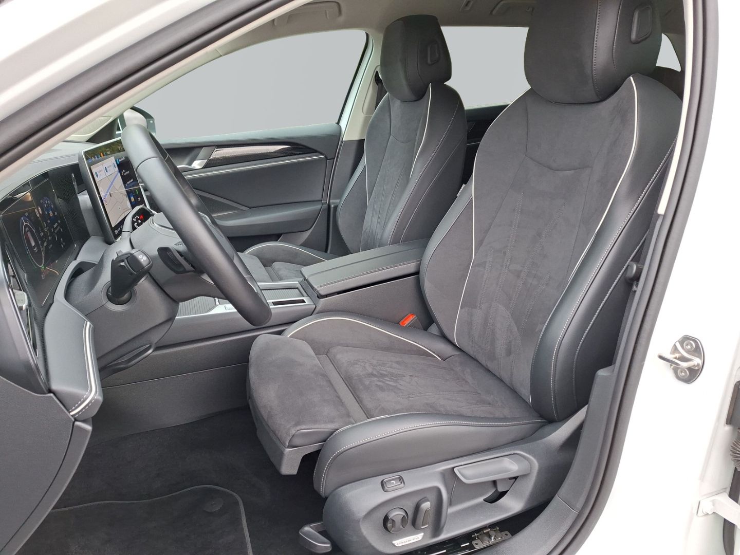 Passat Variant 1.5 TSI eHybrid Business *AHK*NAV