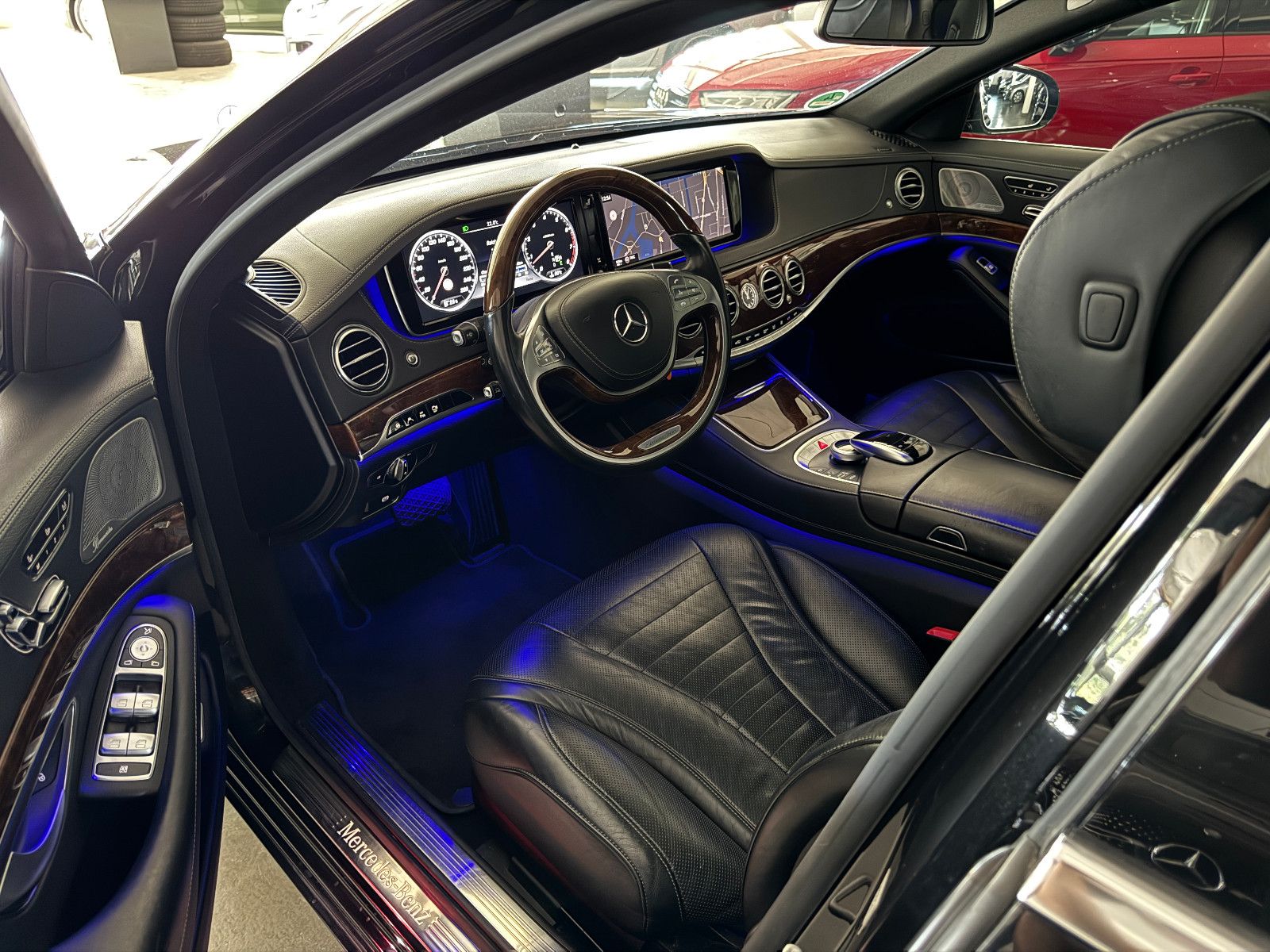 Fahrzeugabbildung Mercedes-Benz S 500 4MATIC LANG PANORAMA BURMESTER 4XSITZKLIMA