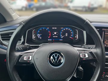 Volkswagen Polo VI United NAVI Active Info-Display