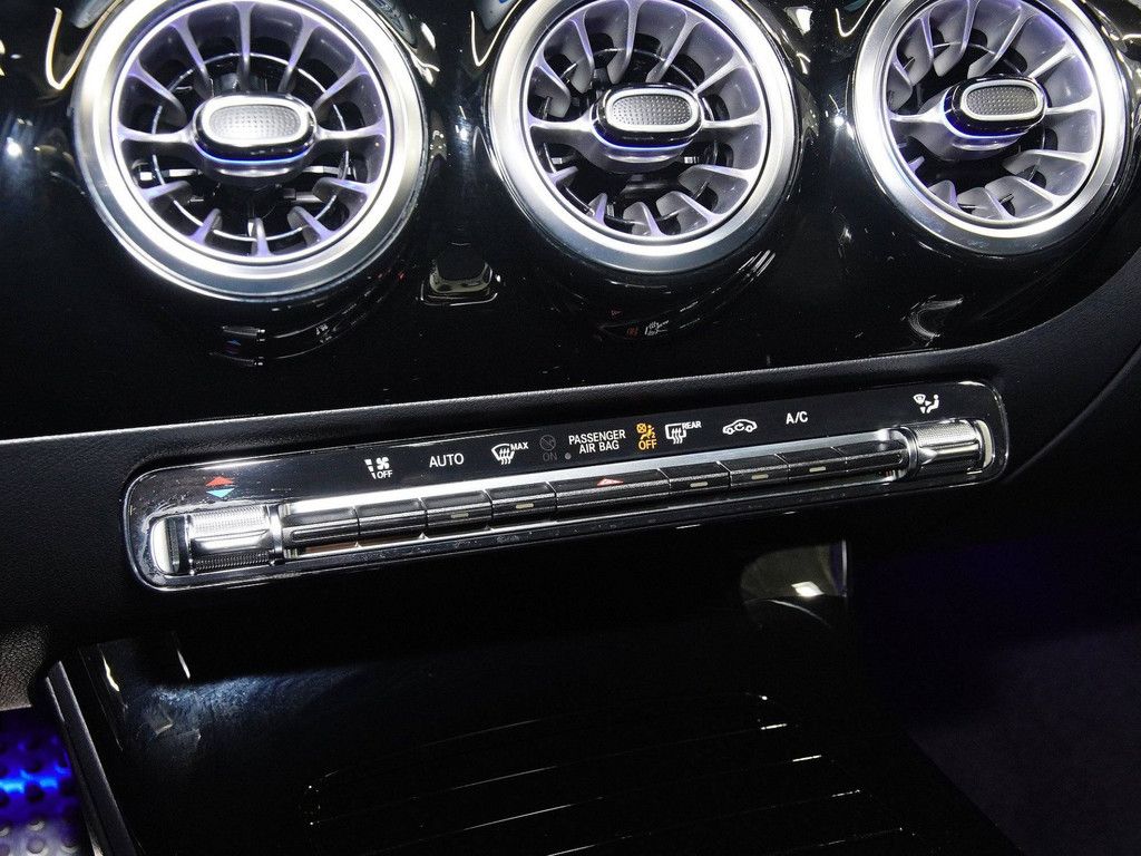 Mercedes-Benz CLA 220 SB d AMG Sport Special Edition NIGHT ACC foto 15