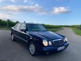 Mercedes-Benz E 240 ELEGANCE Elegance - Mercedes-Benz E 240 aus 1998