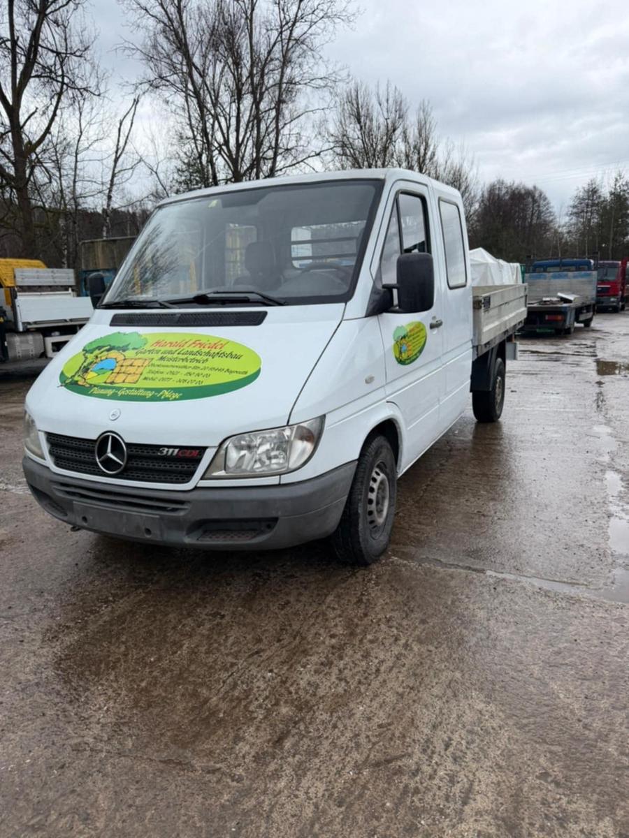 Mercedes-Benz 311 Doka Pritsche