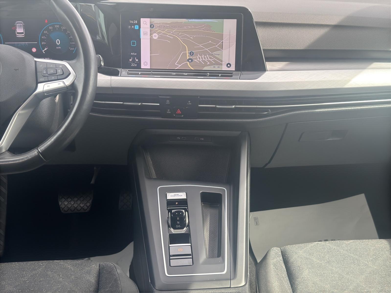 Volkswagen Golf VIII Variant 1.0eTSI*LIFE*LED*NAV*RFK*SITZH, миниатюра 16