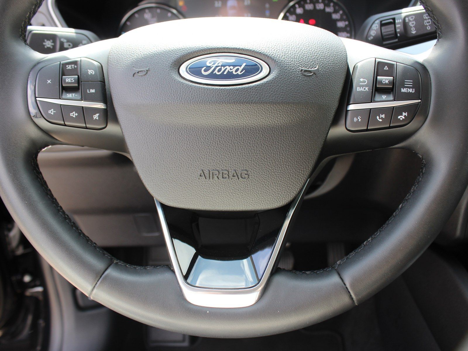 Fahrzeugabbildung Ford Kuga Plug-In Hybrid Cool & Connect