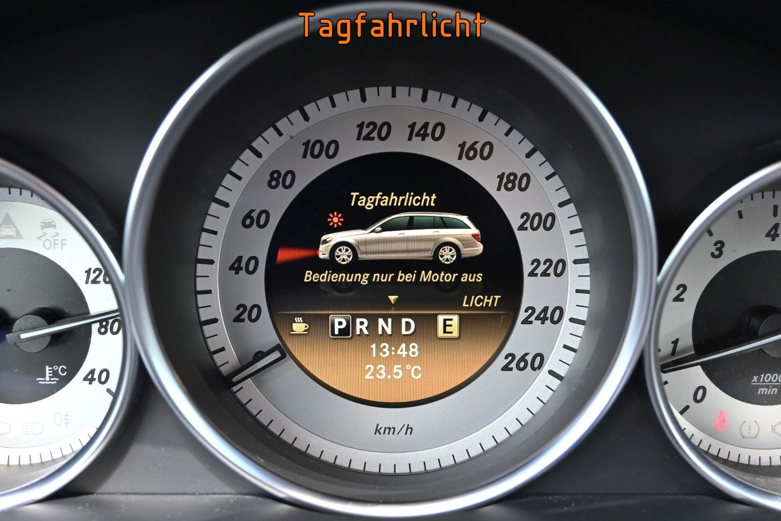 Fahrzeugabbildung Mercedes-Benz C 250 T BlueEFF. AVANTGARDE Facelift °AHK°COMAND