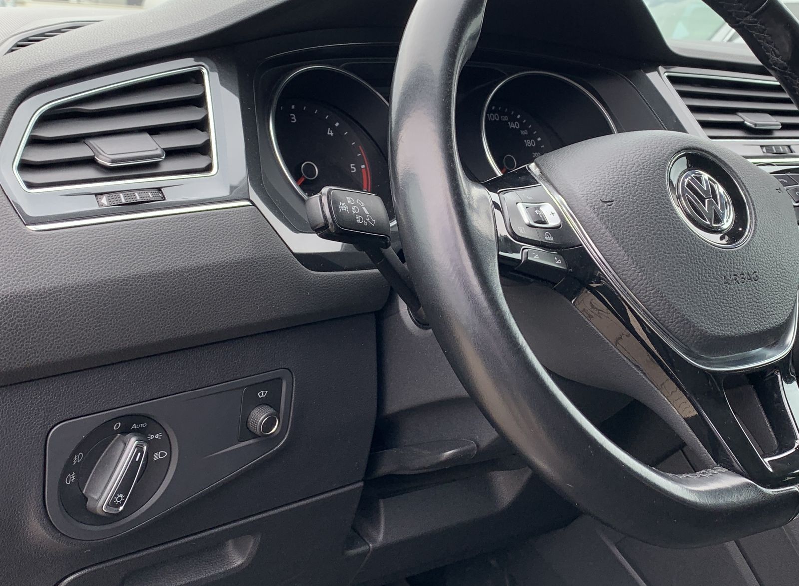Fahrzeugabbildung Volkswagen Tiguan Allspace 2.0 TDI*Highline*4Motion*AHK*Cam