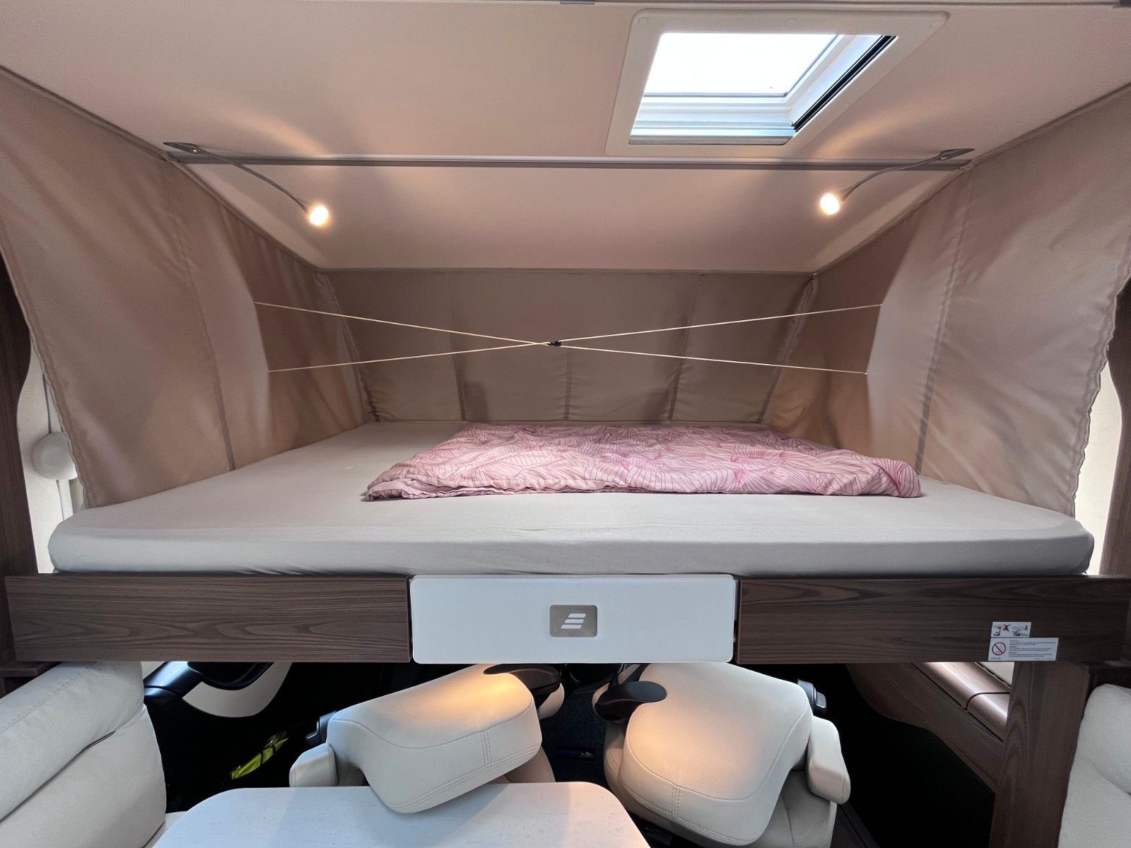 Fahrzeugabbildung HYMER / ERIBA / HYMERCAR HYMER B - KLASSE ML I 790 MASTERLINE