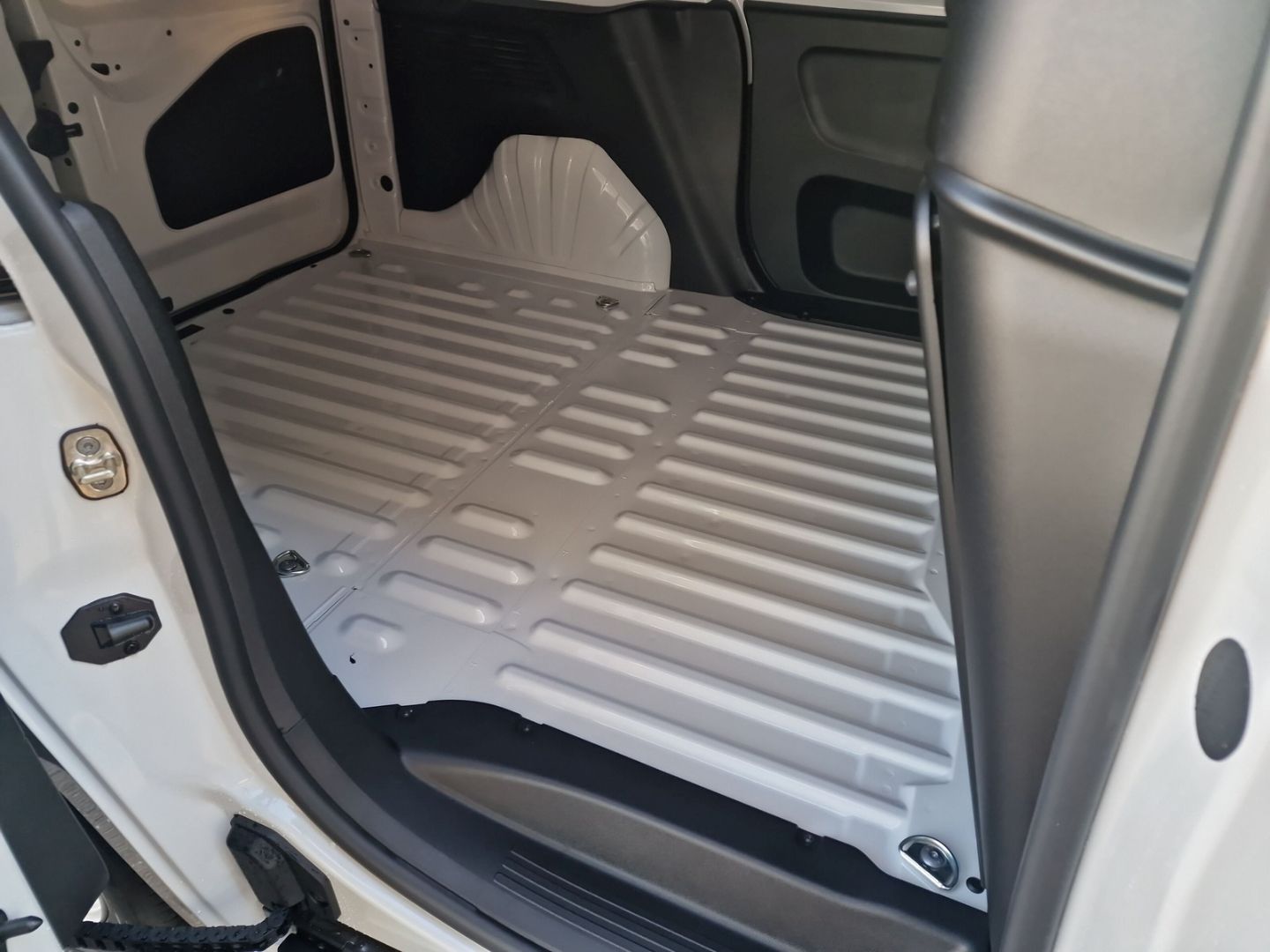 Fahrzeugabbildung Peugeot Partner BlueHDi 130 L1H1 M VOLL-LED DAB+ RFK ACC