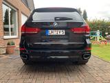 BMW X5 mit M Paket - BMW X5 mit Diesel-Antrieb: Luftfederung