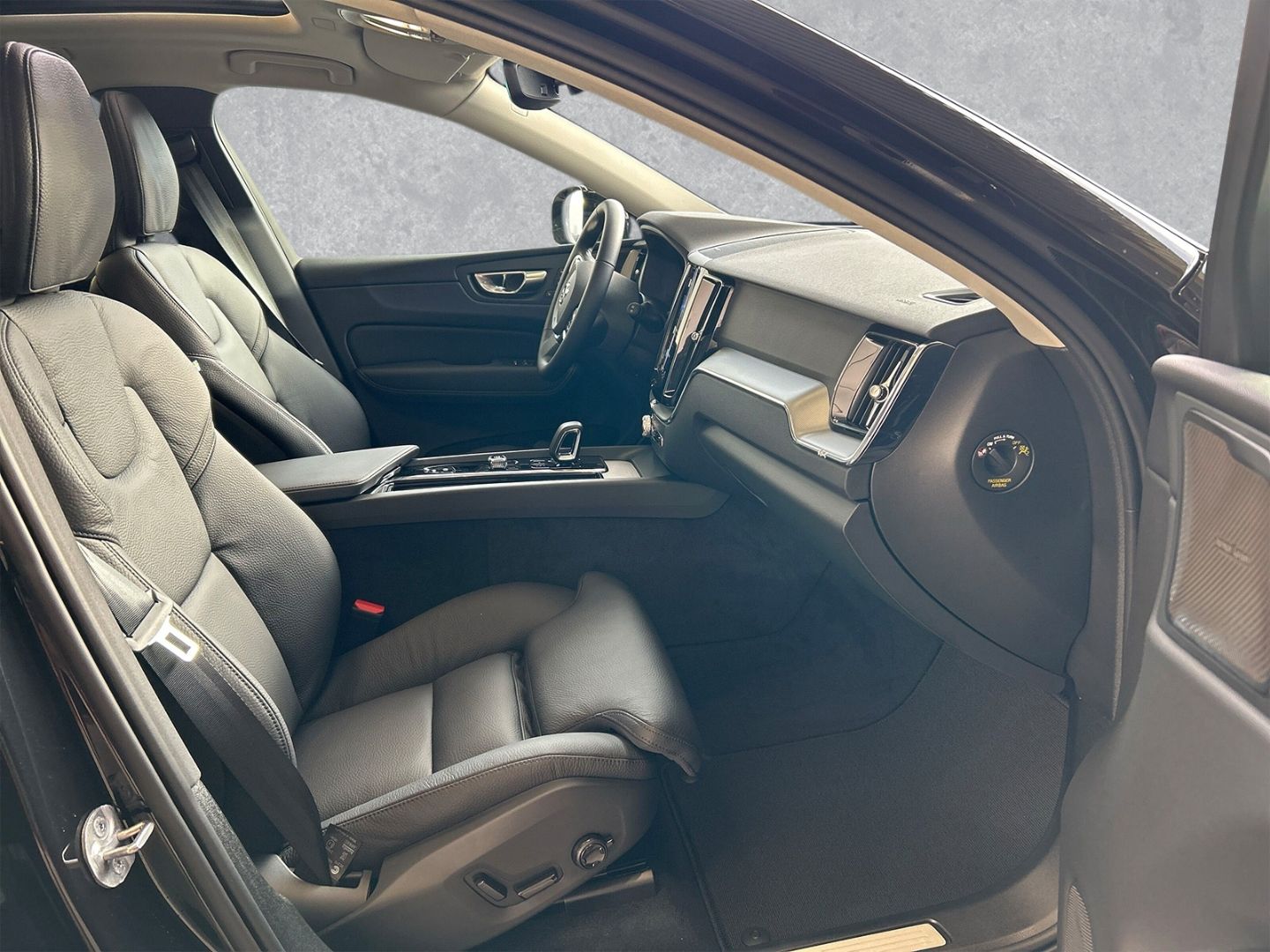 Volvo XC60 Plus Dark AWD B4 Diesel EU6d 360° Harmon K foto 3