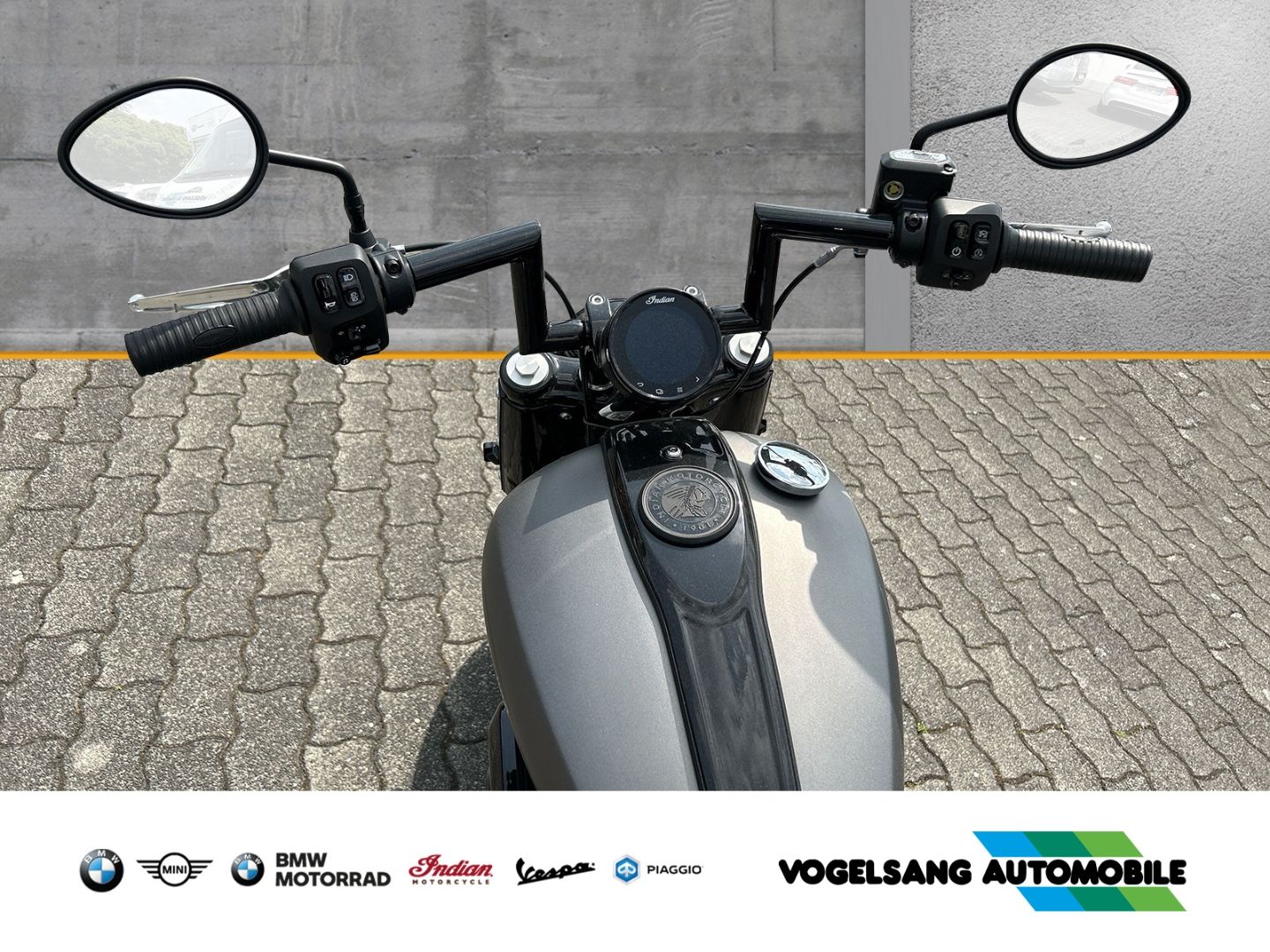 Fahrzeugabbildung Indian Chief Bobber Dark Horse, Blinkerumbau, Lenkerumb