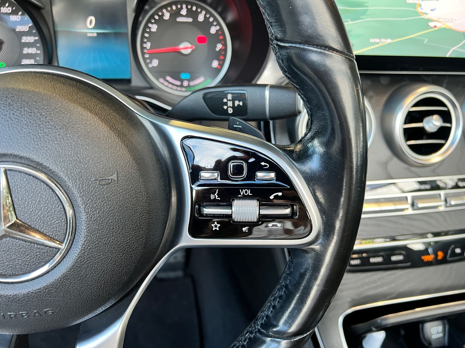 Fahrzeugabbildung Mercedes-Benz C 200 Cabrio LED NAVI ALU PDC