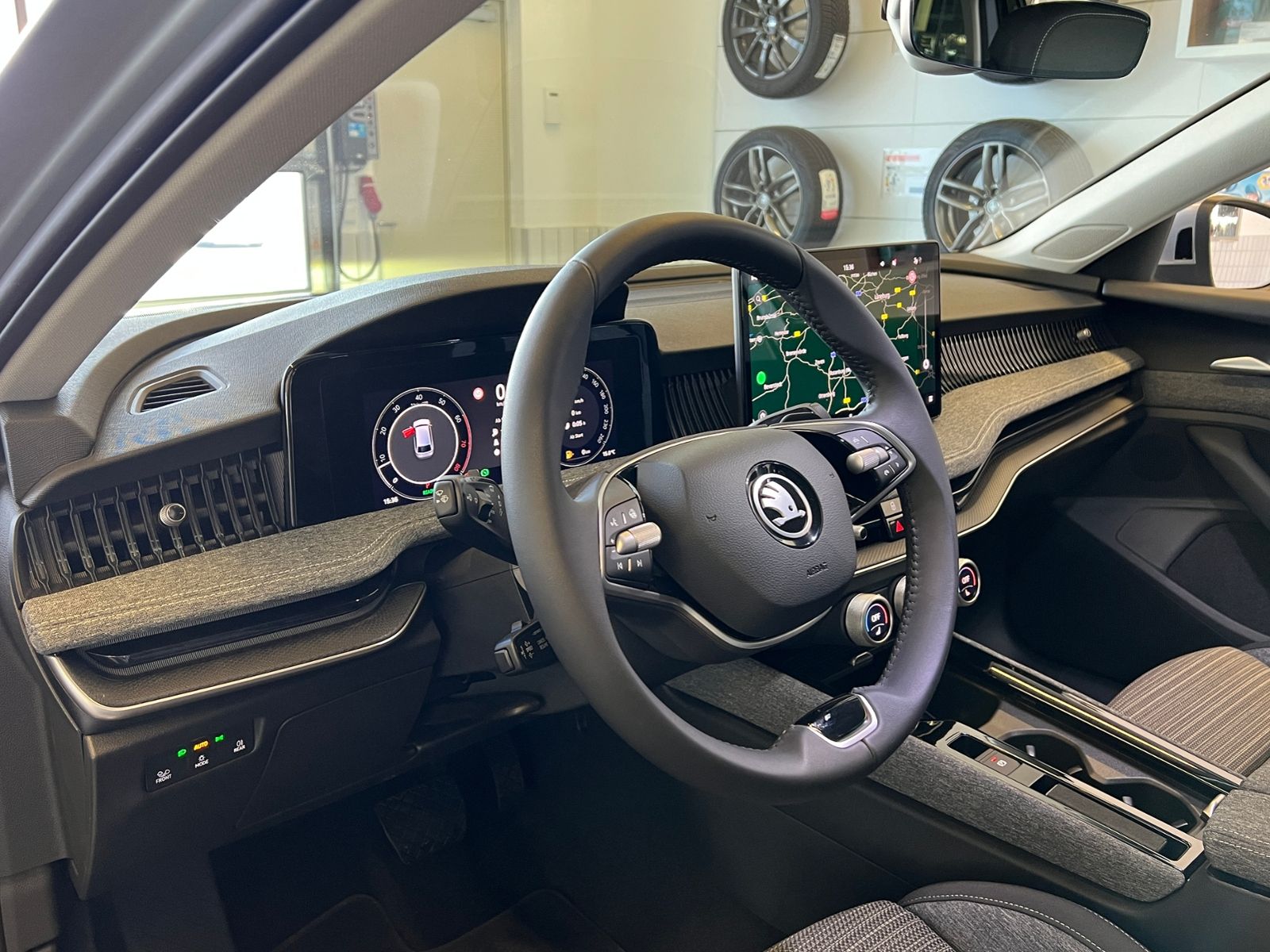 Fahrzeugabbildung SKODA Superb Combi Selection 1.5 TSI mHEV DSG *Vorb. A