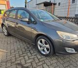Opel Astra J Sports Tourer Edition Klimaau... - Opel Astra aus 2010: Sports Tourer