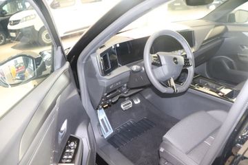 Fotografie des Opel Astra Sports Tourer Plug-In-Hybrid GS