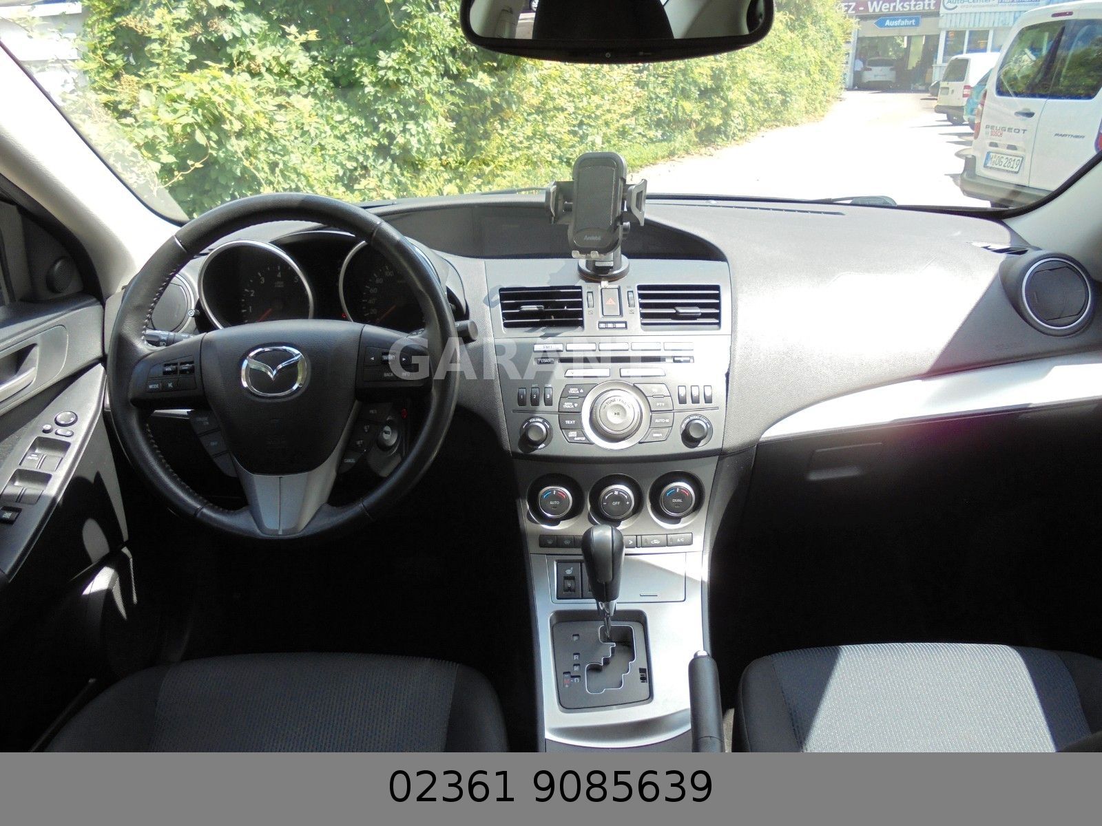 Fahrzeugabbildung Mazda 3 Lim. Exclusive-Line Automatik/Klima/Shz/PDC/