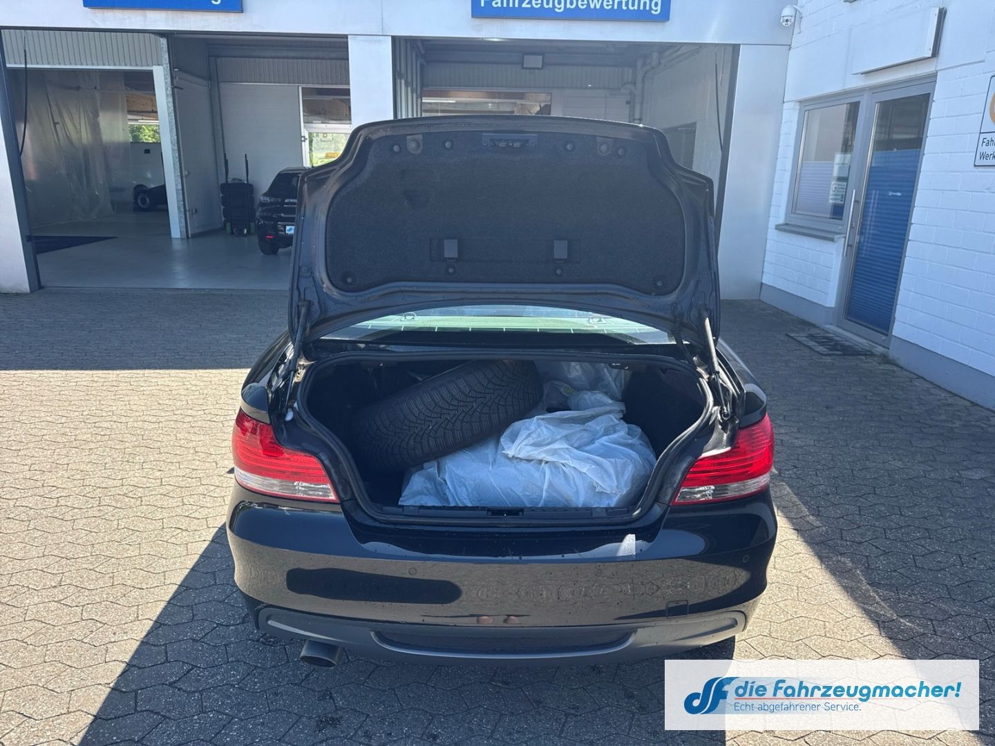 Fahrzeugabbildung BMW 118 d Coupe DPF Sportpaket Klimaautom *EXPORT