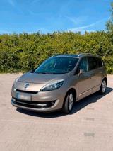 Renault Grand Scenic - gebrauchte Renault Grand Scenic aus dem Jahr 2012