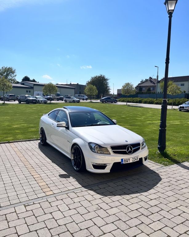 Mercedes-Benz C 63 AMG