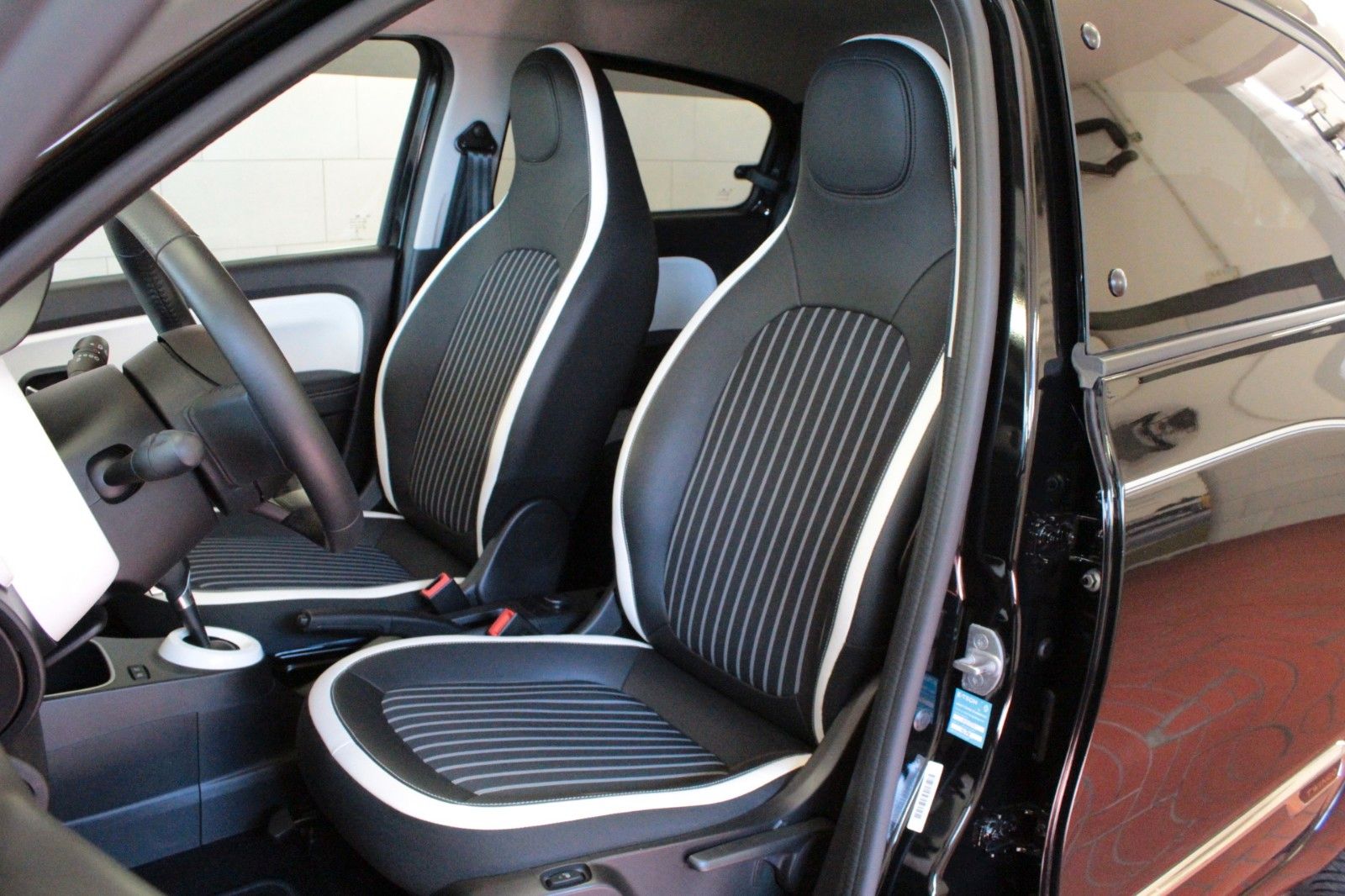 Fahrzeugabbildung Renault Twingo E-Tech 100% elektrisch*einer der letzten*