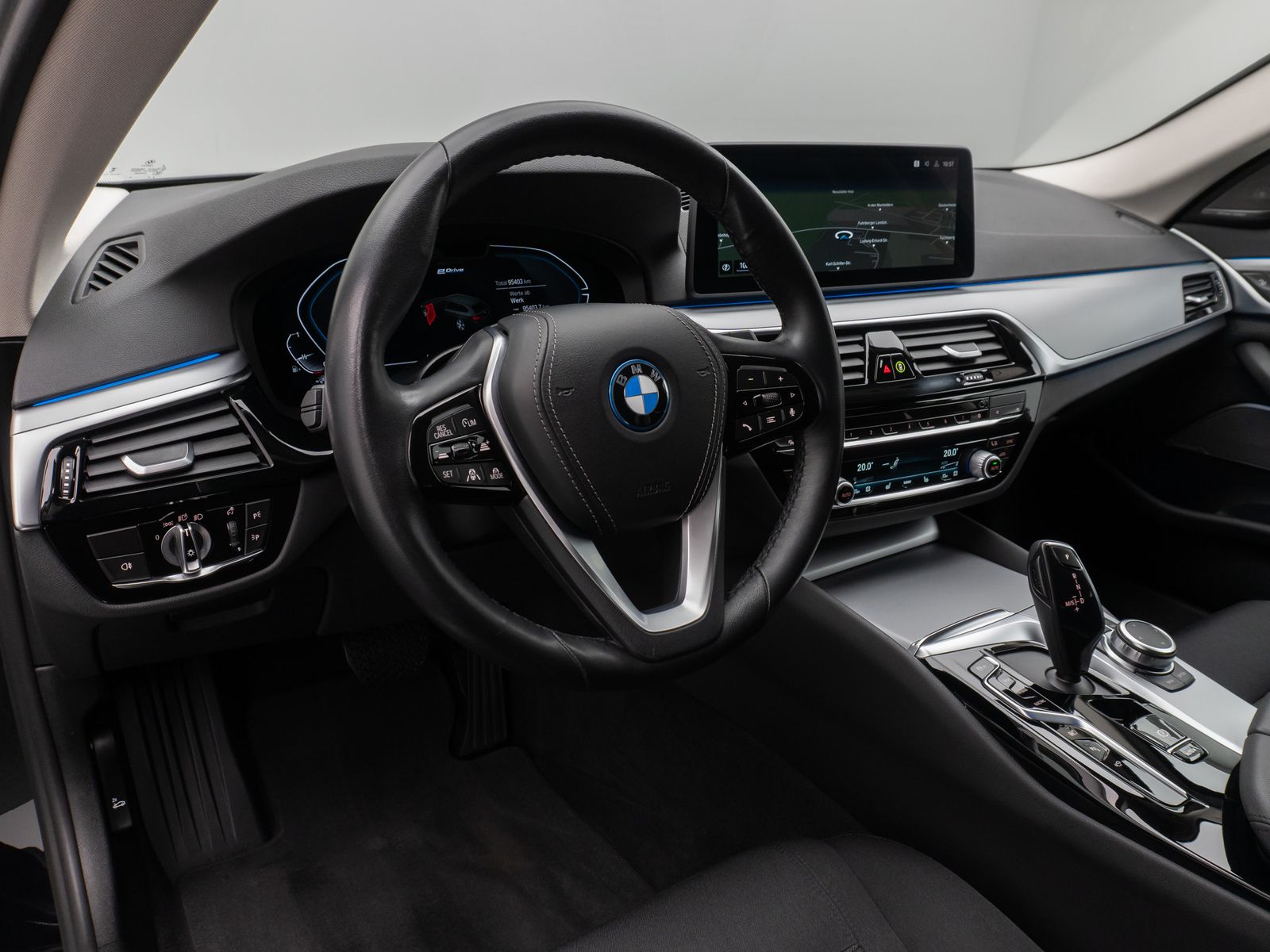 Fahrzeugabbildung BMW 520e  Laser 360° HUD DAB H/K ACC Alarm Komfort