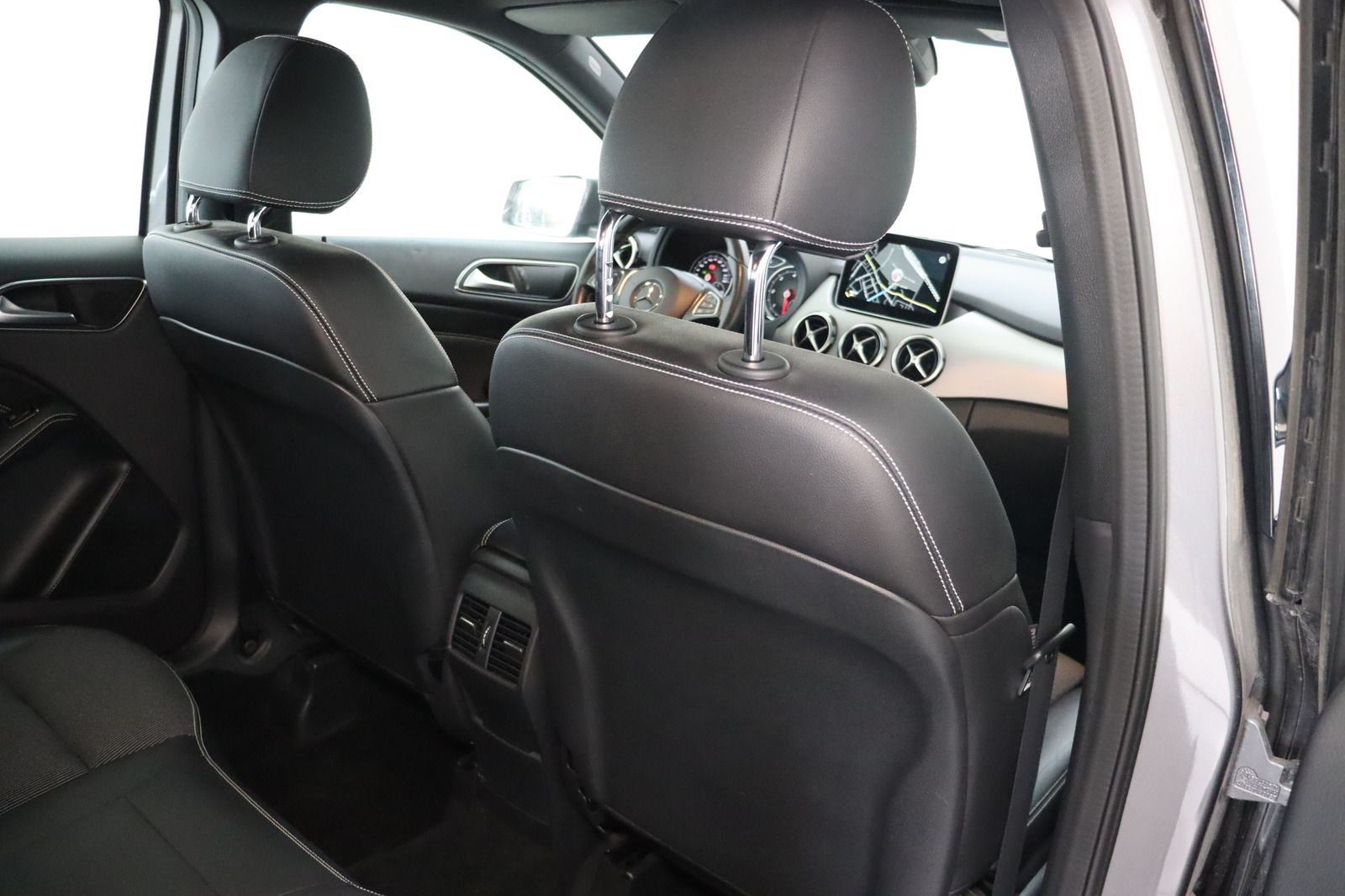 Fahrzeugabbildung Mercedes-Benz B 180 d * LED * Navigation