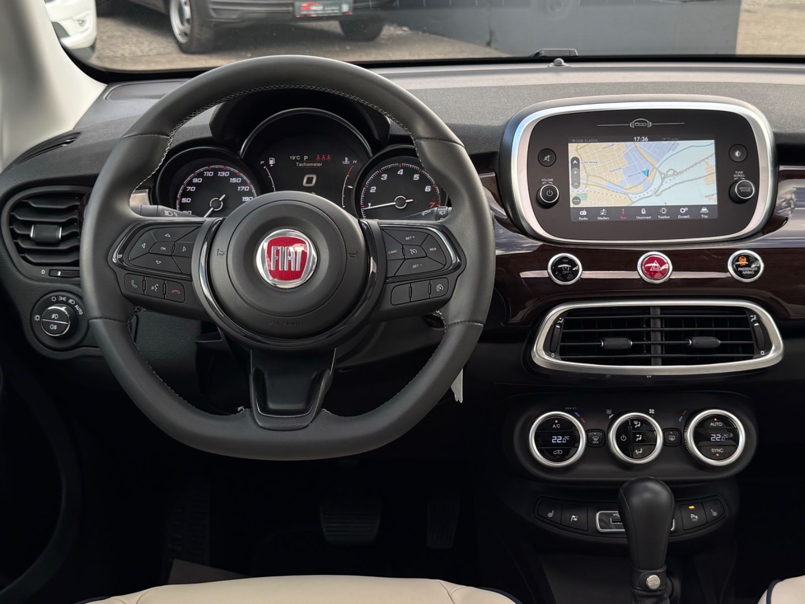 Fahrzeugabbildung Fiat 500X 1.3 FF Yacht Club Capri Faltdach CarPl. CAM