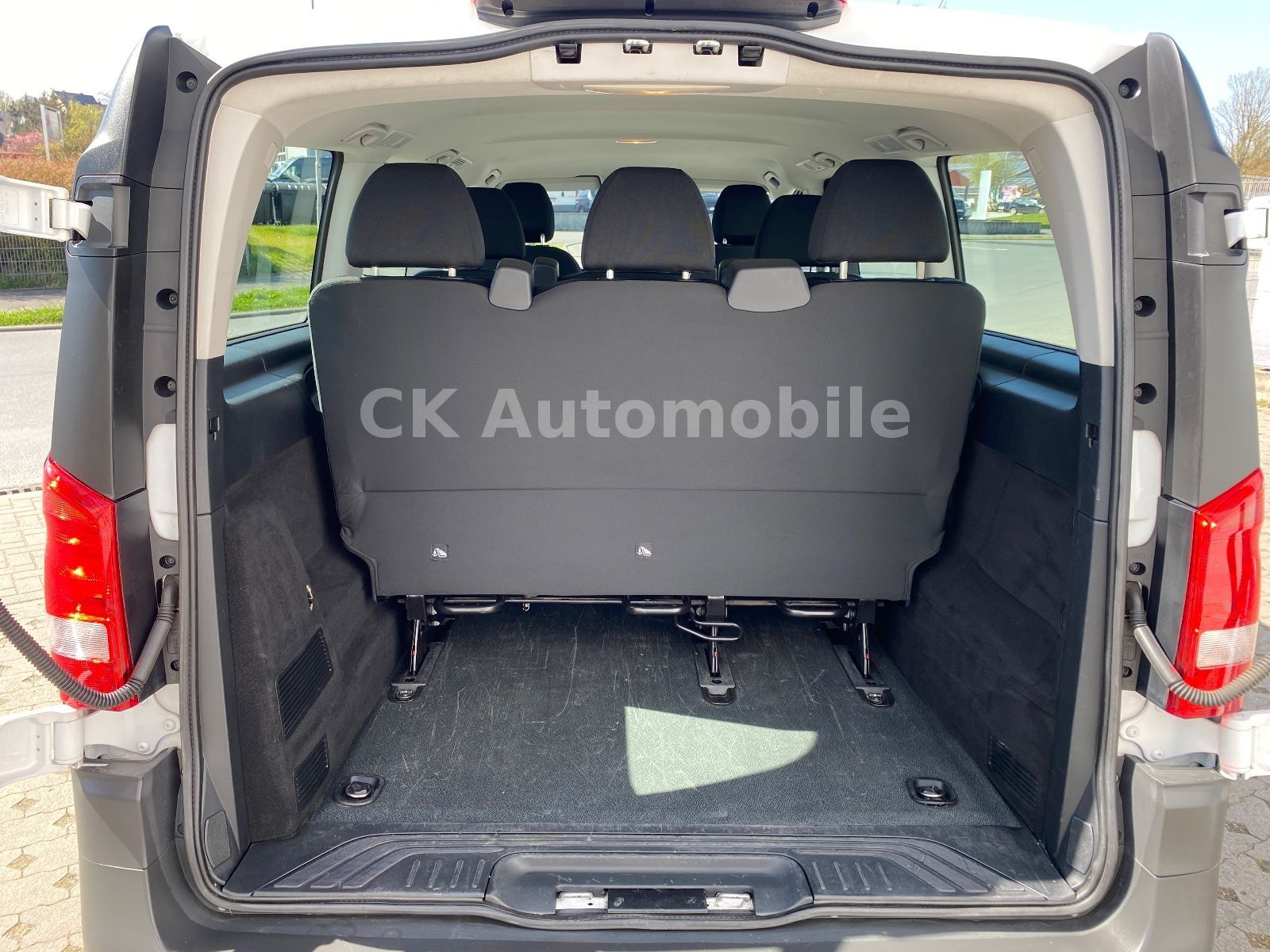 Fahrzeugabbildung Mercedes-Benz Vito Tourer 116 Pro lang Autom./8 Sitze/Navi/Kam