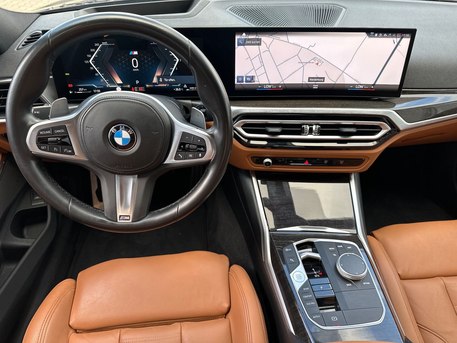 Fahrzeugabbildung BMW M340d Touring xDrive NAV+LED+PANO+AHK+HEAD-UP