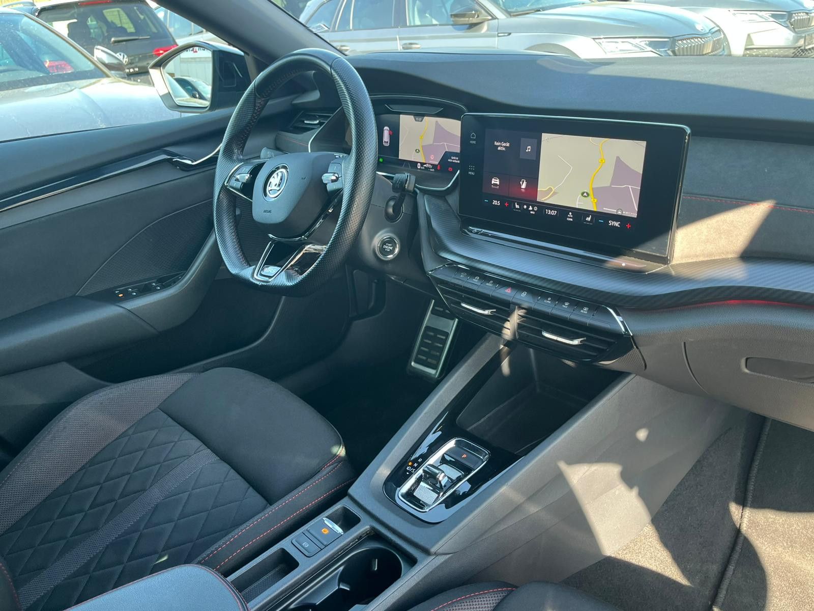 Fahrzeugabbildung SKODA Octavia 2.0 TDI RS DSG AHK*LED*19"HUD*KAMERA*ACC