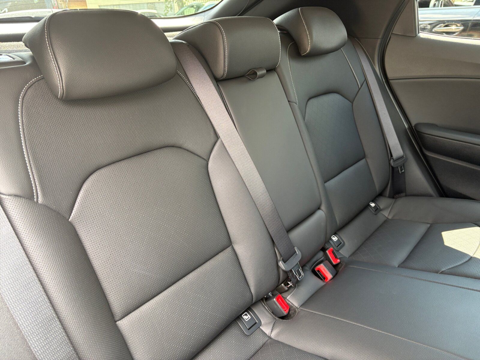 Fahrzeugabbildung Kia Xceed 1.5 T-GDI Platinum Edition NaviDistronic
