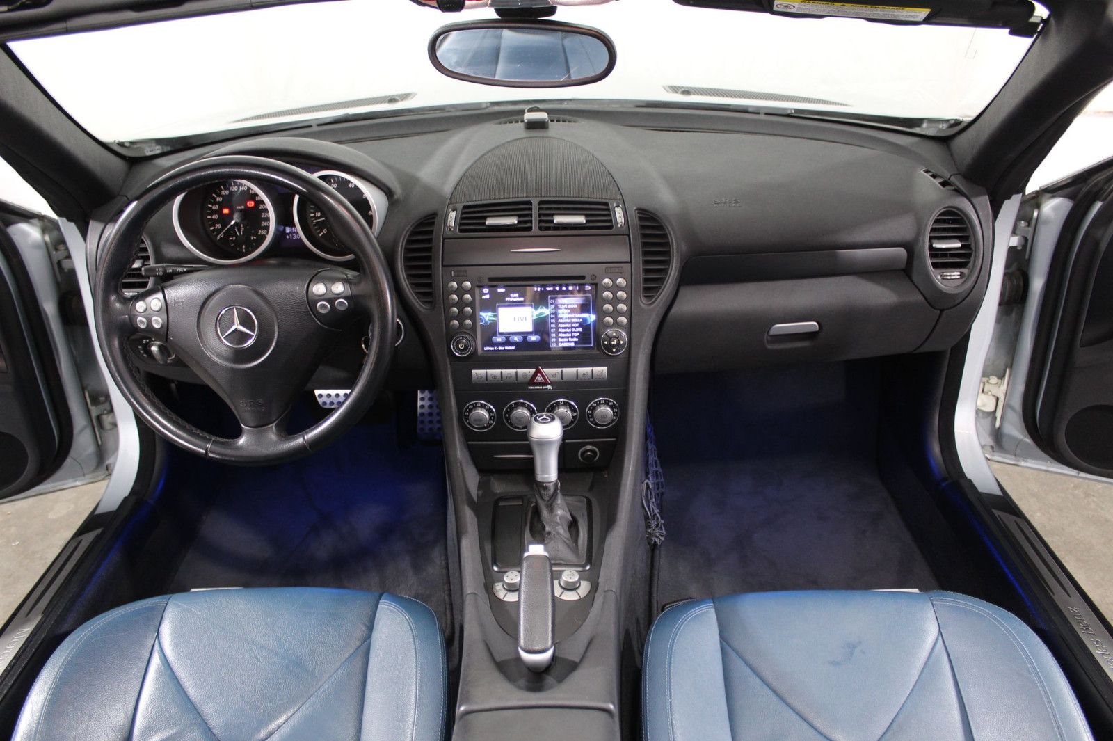 MERCEDES-BENZ 350 SLK V6 Roadster Cabrio DAB+SHZ Nackenheizung