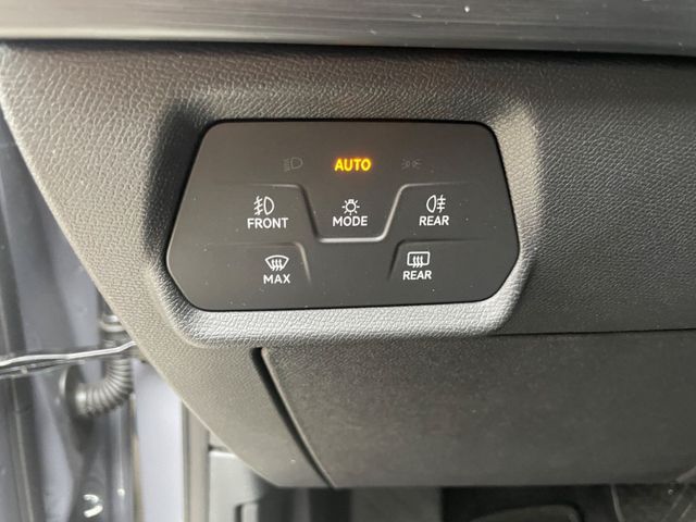 Leon ST 1.5L eTSI Pano LED Navi AHK