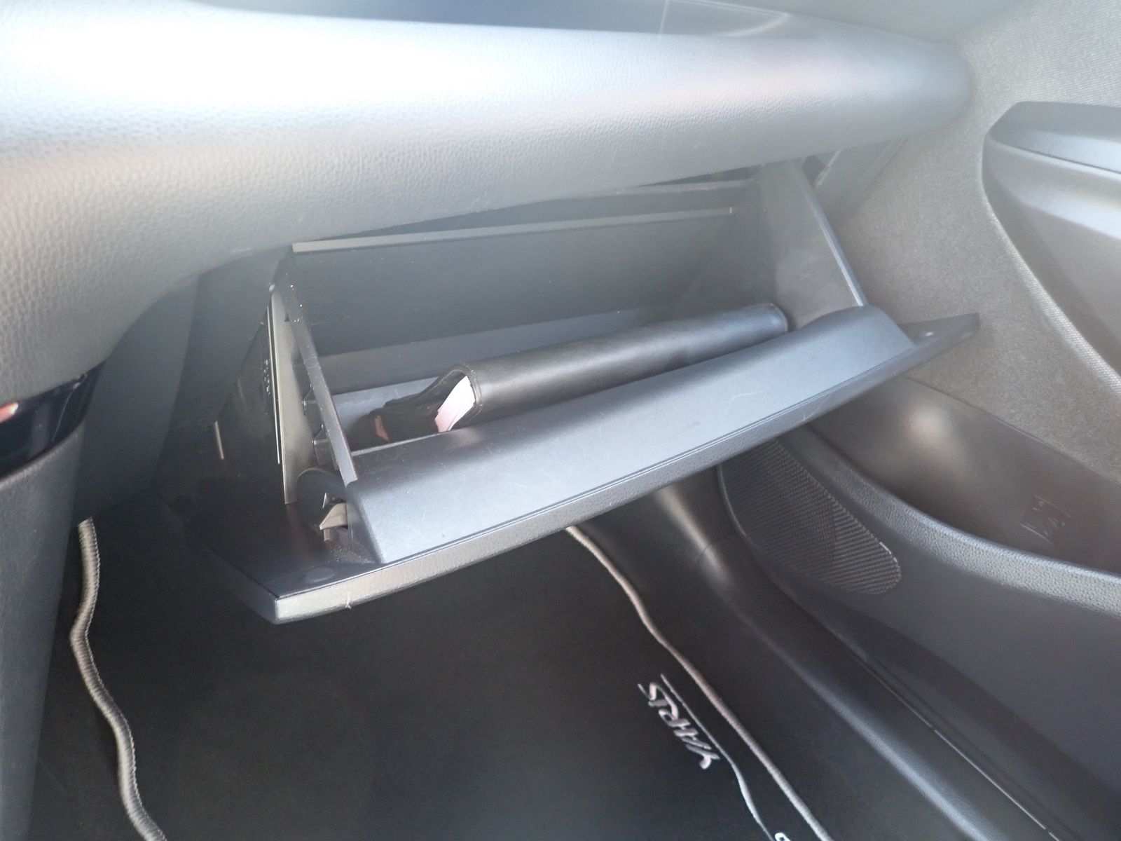 Fahrzeugabbildung Toyota Yaris Hybrid Premiere Edition/KLIMA/GJR/KAMERA