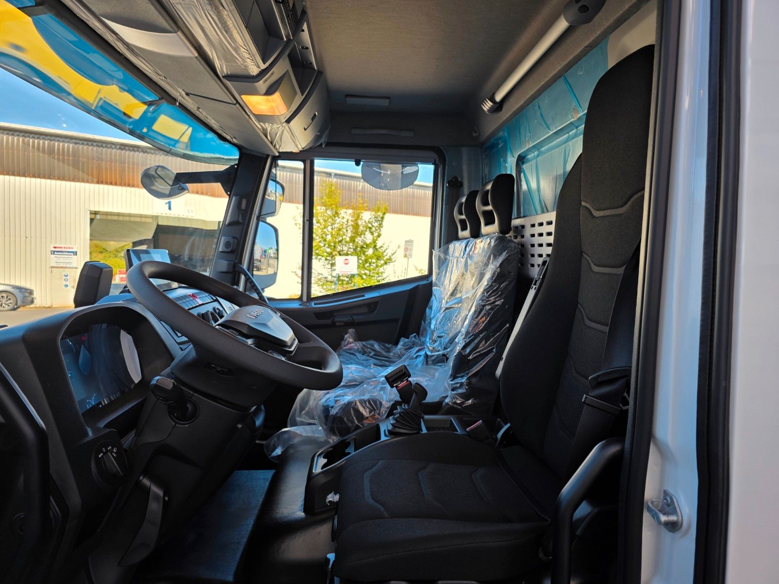 Fahrzeugabbildung Iveco Eurocargo ML75E19/P LBW Spoiler Klima 3 Sitze