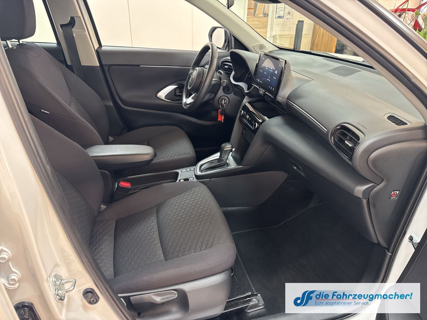 Fahrzeugabbildung Toyota Yaris Cross Hybrid FWD Comfort ACC DAB Spurhalte
